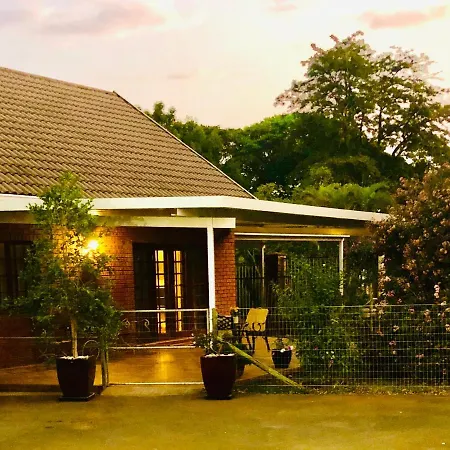 Rondeletia Cottage Guesthouse - Premium Self Catering Gillitts Exterior photo